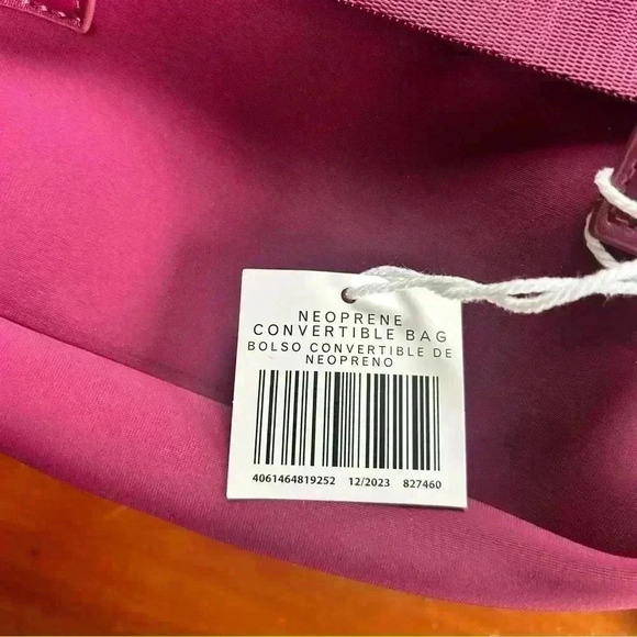 SERRA Cranberry NEOPRENE Convertible Wristlet Waist/Sling Bag Handbag New W/Tags - Picture 4 of 10